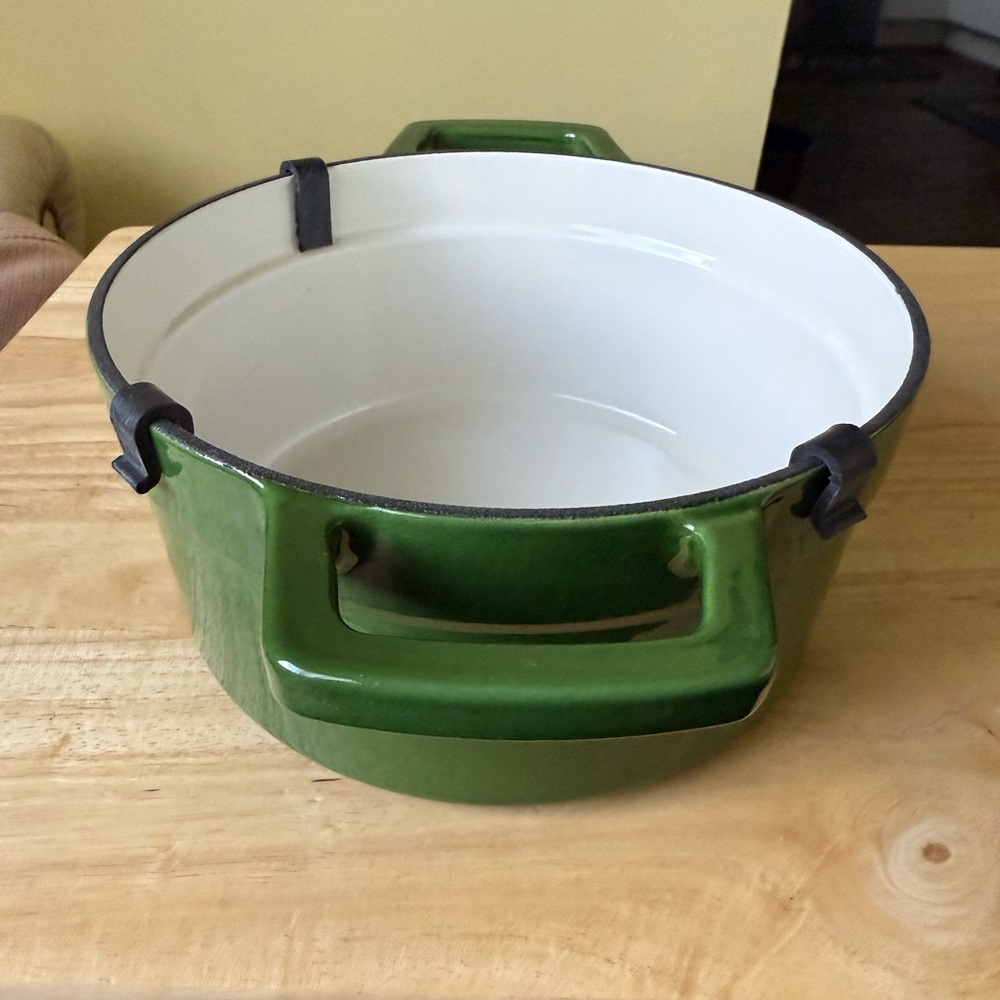 Martha Stewart cast iron pot never use new inbox